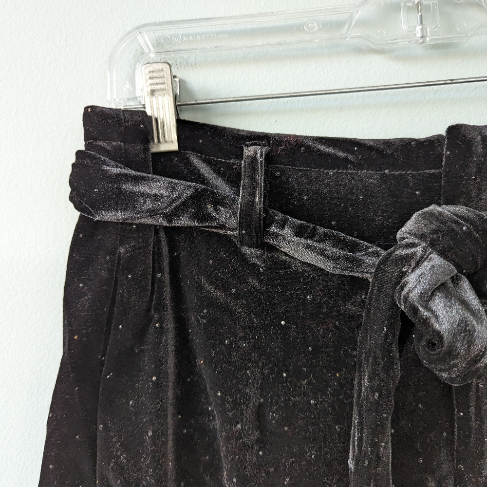 NWT Lili Sidonio Black Velvet Rhinestone High Waist Shorts - Picture 9 of 13
